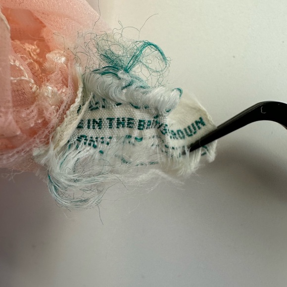 Vintage pink lace gloves Womens sheer ruched wrist length gloves Medium 60s 50s - Picture 9 of 9